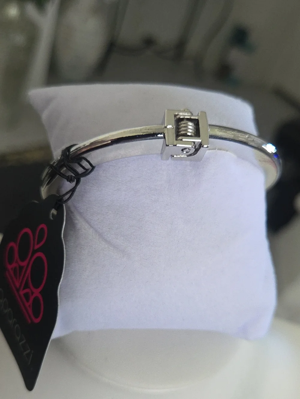 Paparazzi Defying Dazzle White Bracelet NWT